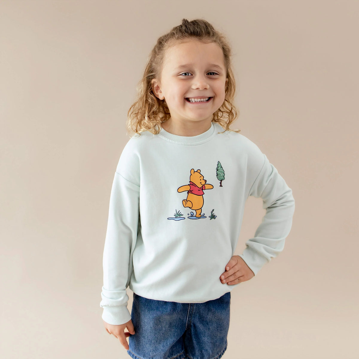 Sweatshirt in Winnie the Pooh on Dew