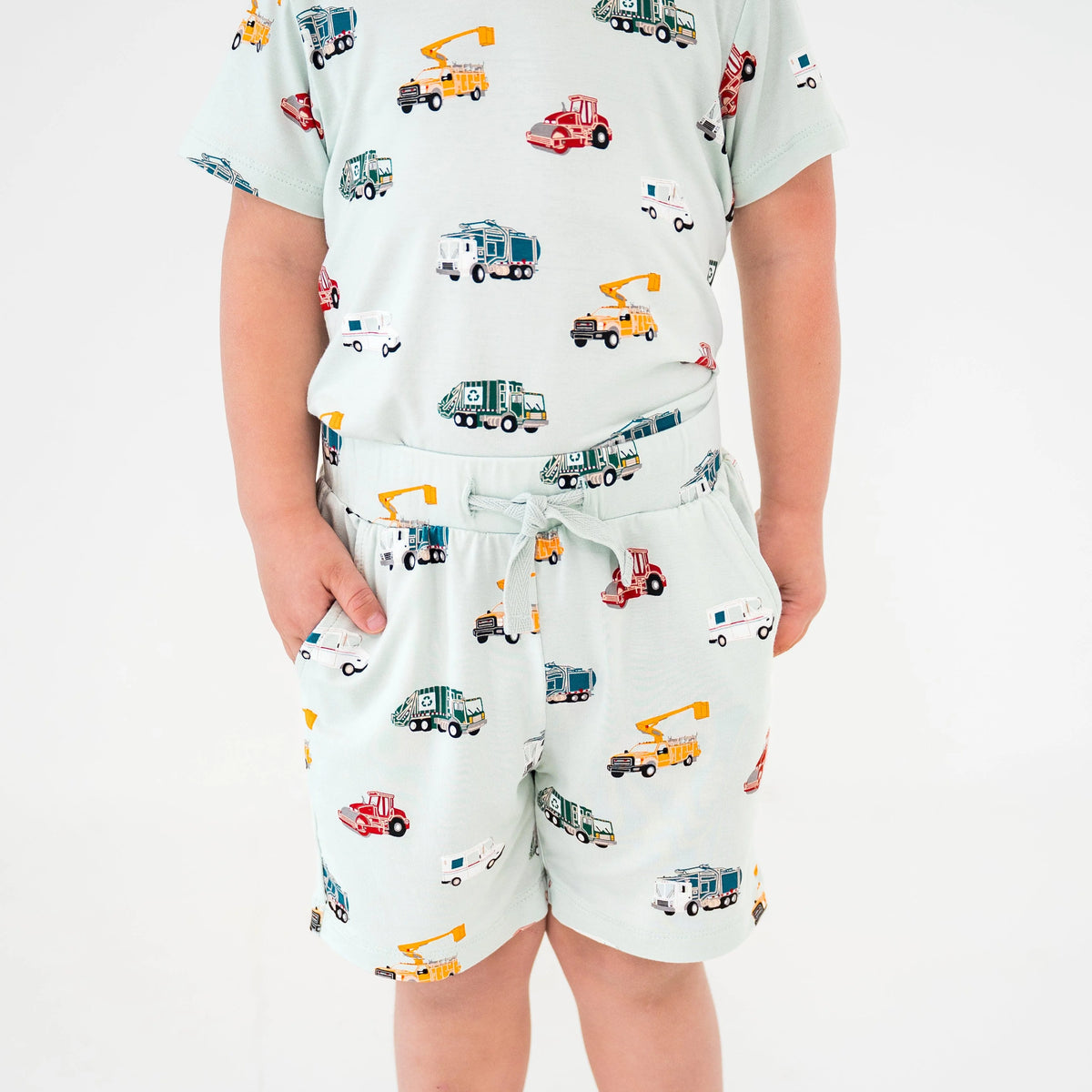 Drawstring Short in City Vehicles